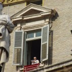 der Papst bei seiner Sonntagspredigt
