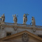 Figuren auf dem Petersdom