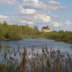 Die Wasserflächen sind beim Bau des Lindenauer Hafens entstanden