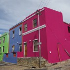 Viele bunte Häuser in Bo Kaap, dem Malaienviertel von Kapstadt.