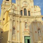Prächtige Kirche in Cervo