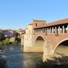 Dom und überdachte Brücke in Pavia