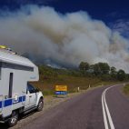Leider bleibt auch Tasmanien von Waldbränden nicht verschont. Schön aufpassen und schnell durch, meinte ein Feuerwehrmann und ließ uns fahren.